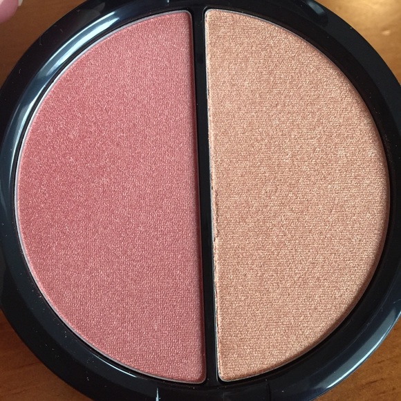 Bobbi Brown Powder Duo & Face Brush - Picture 8 of 12